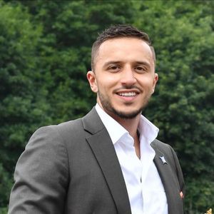 Meet your Posher, Hadi